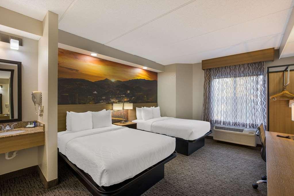 Clarion Pointe Sevierville-Pigeon Forge Quarto foto